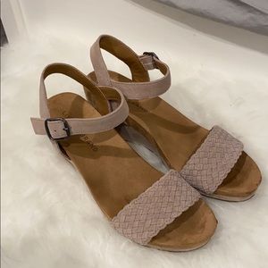 Lucky Brand wedge sandals in beige velvet!